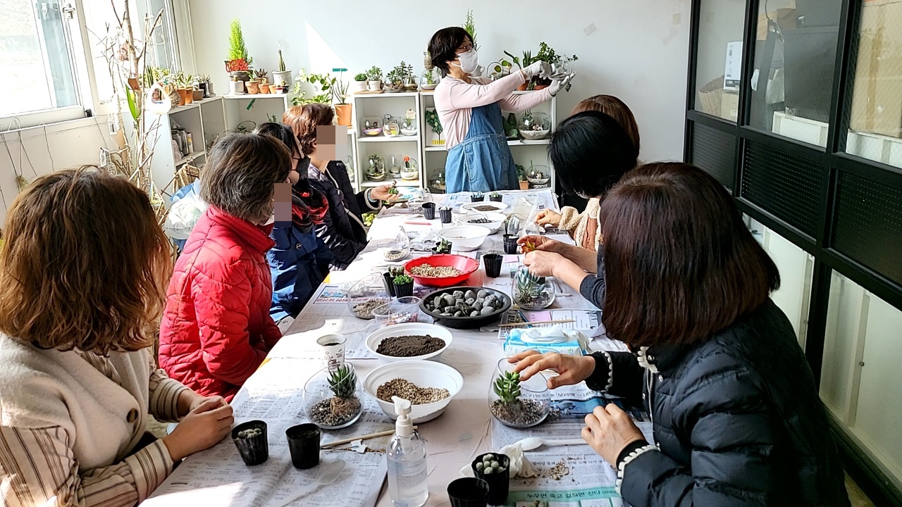 [누구나학교] 테라리움 공예(소소하지만 확실한 힐링 1탄) 메인 이미지